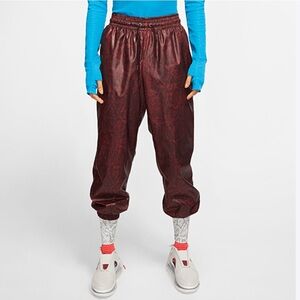 Nike sportswear women’s woven pants size S